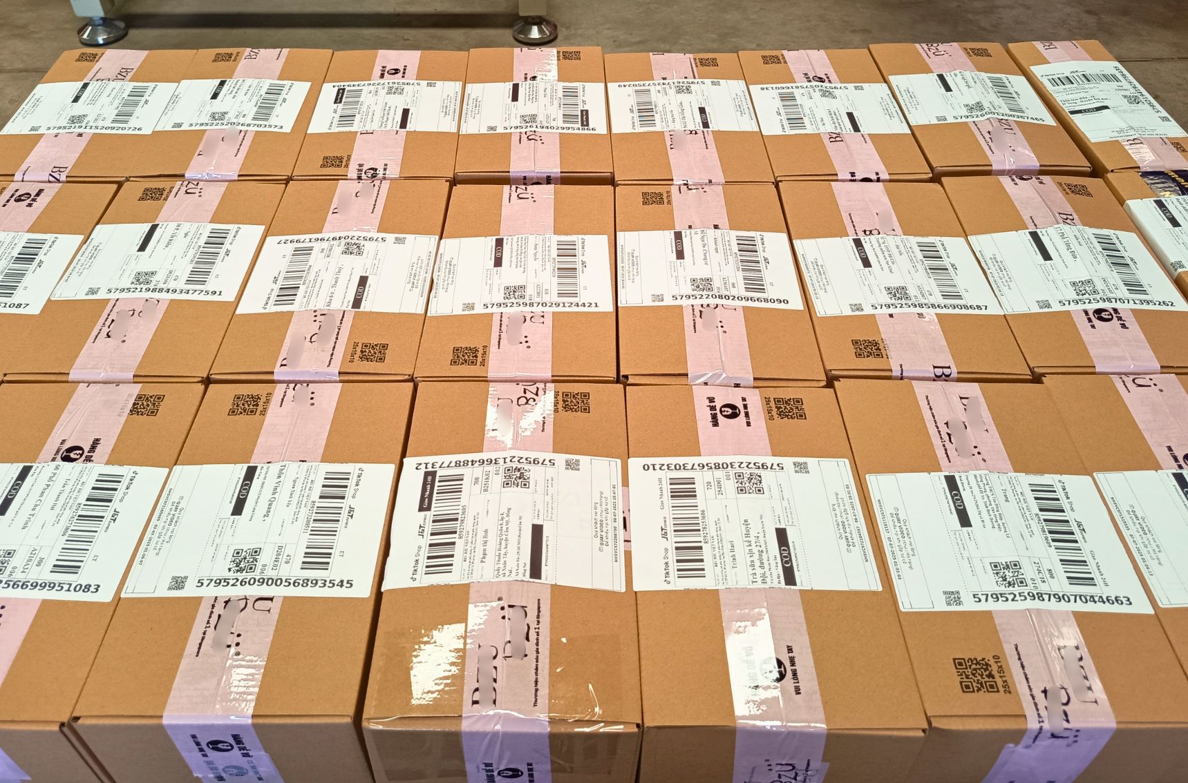 Dịch-vụ-dóng-gói-tuỳ-chỉnh-theo-yêu-cầu-của-seller