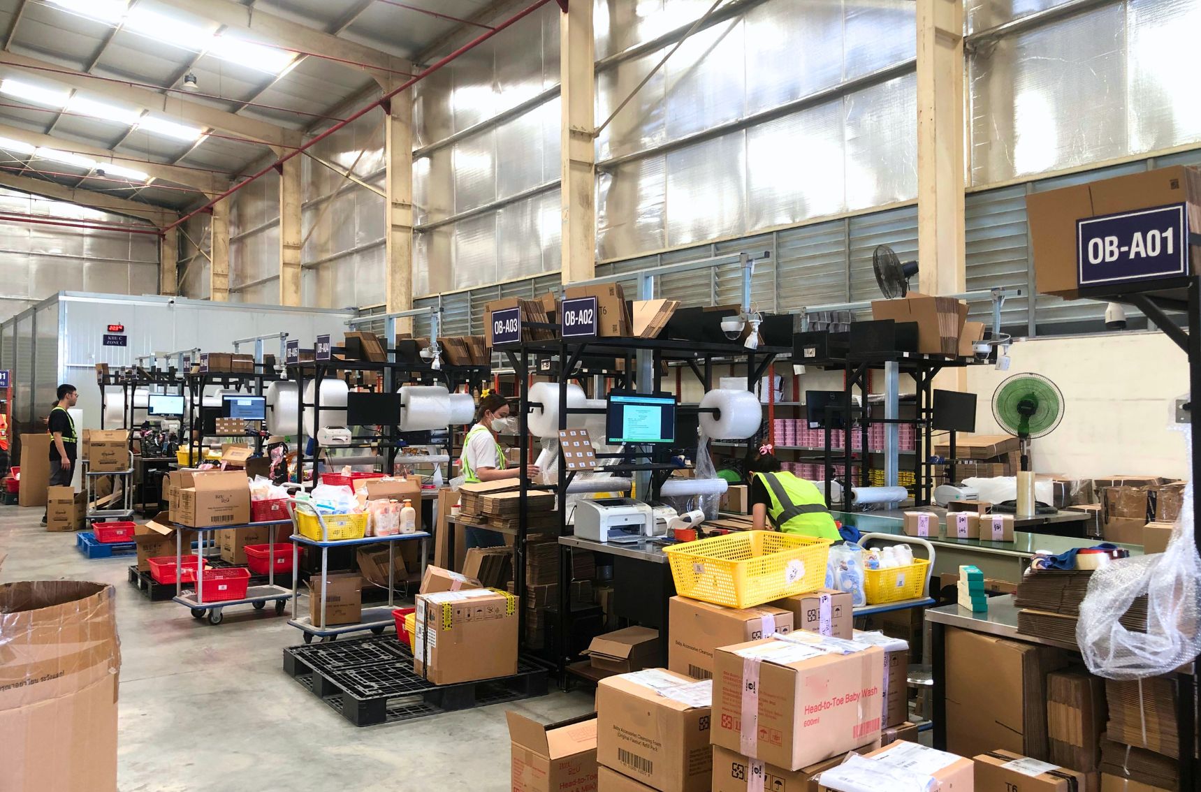 Seller-nên-tự-thực-hiện-hay-thuê-ngoài-Order-Fulfillment?