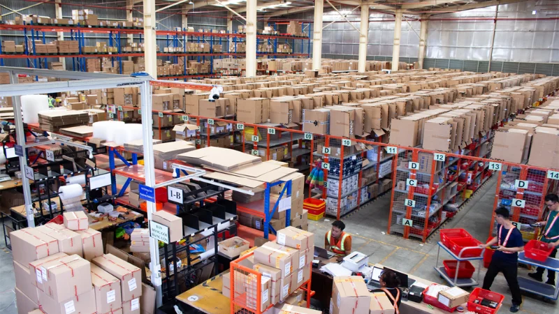 Thị trường thương mại điện tử hiện nay vô cùng sôi động