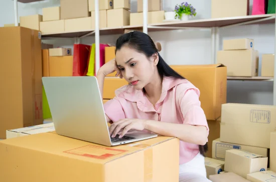 Tự Vận Hành Kho Hay Thuê Dịch Vụ Hoàn Tất Đơn Hàng Tiết Kiệm Hơn? tu-van-hanh-kho-hay-thue-dich-vu-hoan-tat-don-hang-tiet-kiem-hon